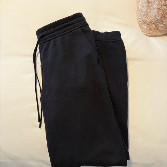 Lululemon Loungeful High-Rise Jogger - Picture 6 of 9